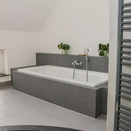 Green& Light House16 Kettenis