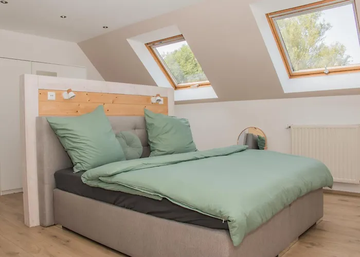 Green& Light House16 Kettenis